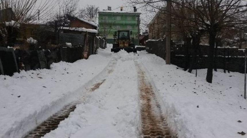 Belediyeden Karla M&uuml;cadele &Ccedil;alışması