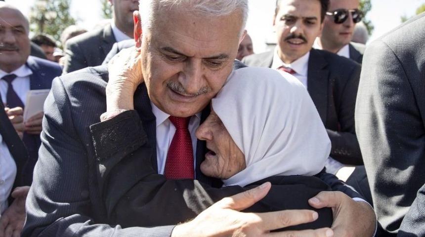 Başbakan Yıldırım Cuma Namazını Hacı Bayram Camii’nde Kıldı