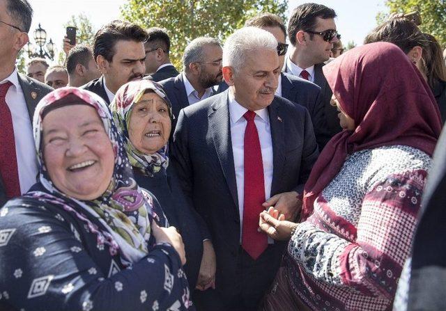 Başbakan Yıldırım Cuma Namazını Hacı Bayram Camii’nde Kıldı