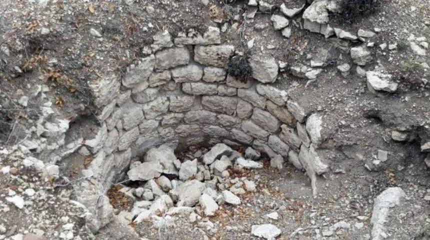 Jandarma, Ka&ccedil;ak Kazıcıları İlk İşlerinde Yakaladı