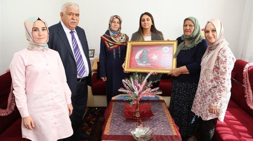 Aksaray&rsquo;da Şehit Ailesi Ve Gaziye Anlamlı Ziyaret