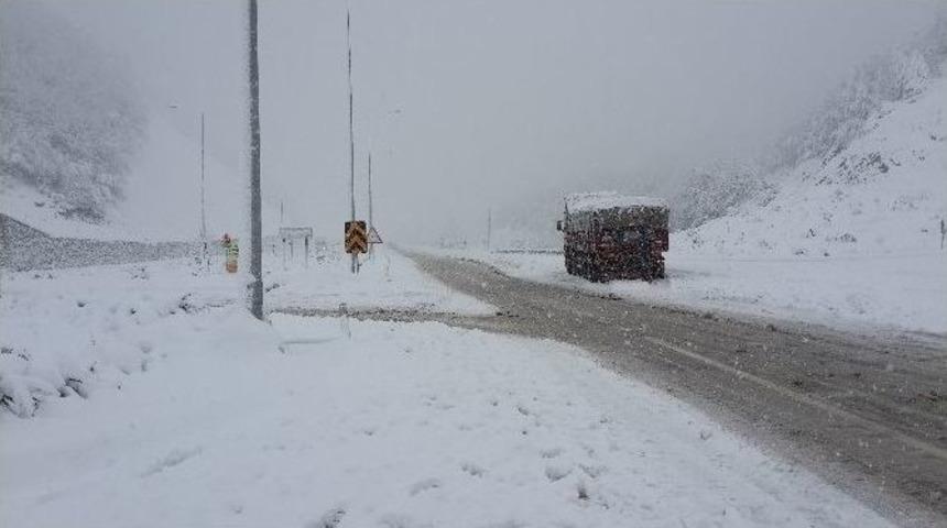 Samsun&rsquo;da Kar Kalınlığı 60 Santime Ulaştı
