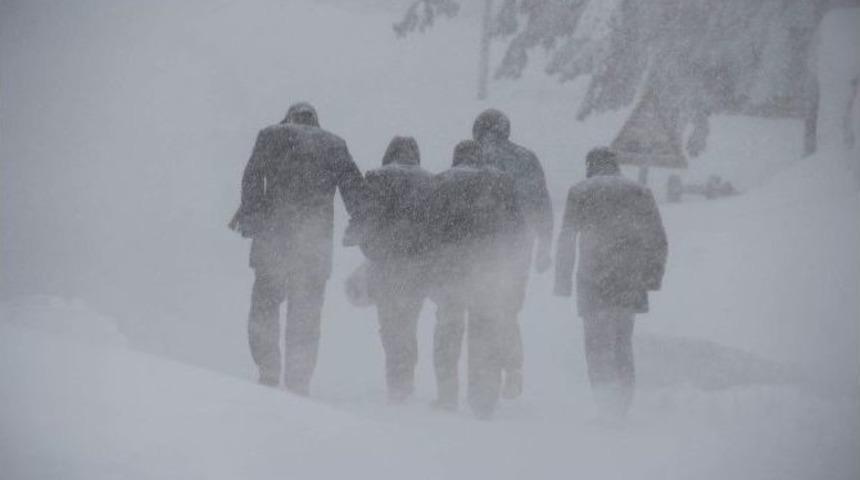 Kar Ve Tipi Uludağ’da Hayatı Felç Etti