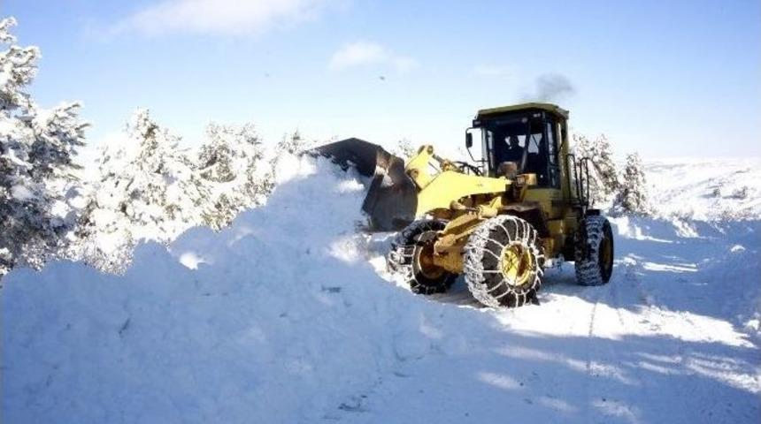 Uşak’ta 114 Köy Yolu Ulaşıma Kapandı