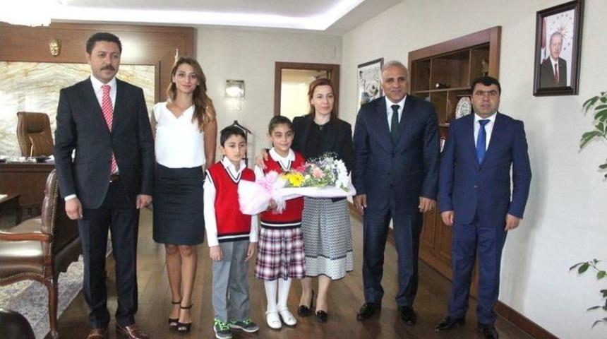 &Ouml;ğrencilerden Vali Zorluoğlu&rsquo;na Ziyaret