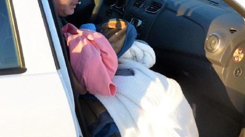 ŞİDDETLİ R&Uuml;ZGAR &Uuml;&Ccedil; S&Ouml;RF&Ccedil;&Uuml;YE ZOR ANLAR YAŞATTI