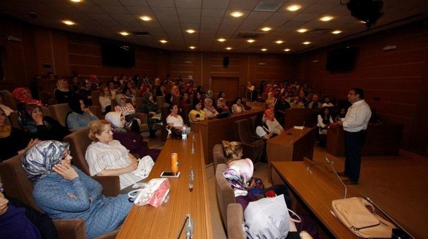 Ko-mek Ve Bilgievleri Personeline Hizmet İ&ccedil;i Eğitim Verildi