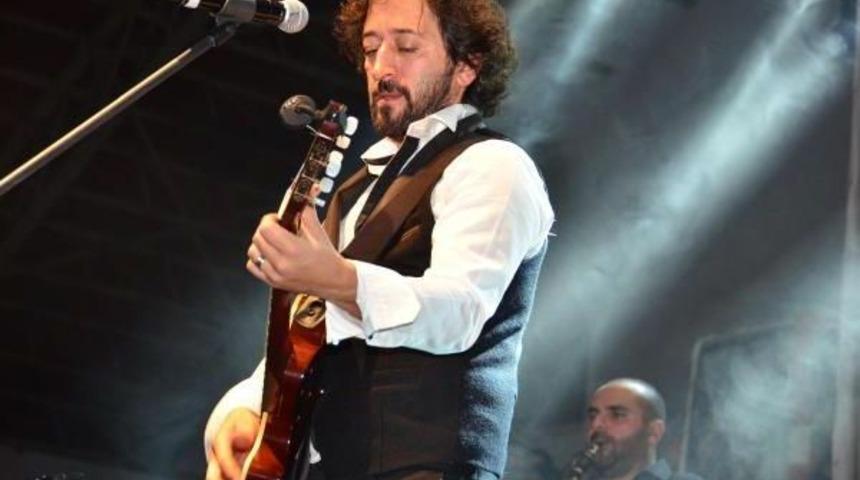 ALTIEYL&Uuml;L &Ccedil;EVRE ETKİNLİĞİ'NDE FETTAH CAN COŞKUSU