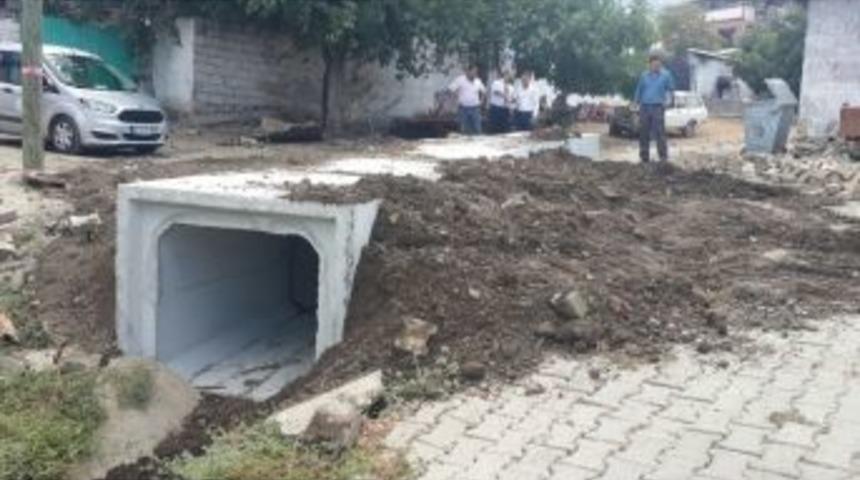 Dere Taşkınları Menfezlerle Ortadan Kaldırılıyor