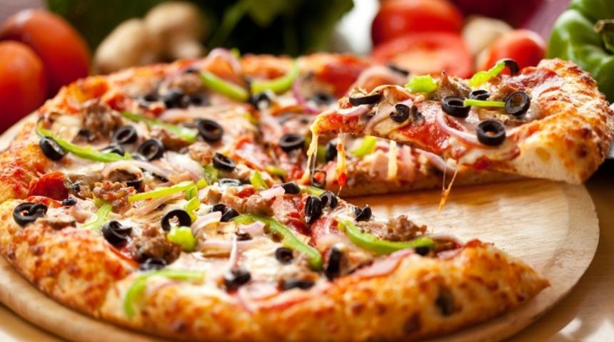 Evde Şahane Pizza Yapabilmenin 5 Sırrı!