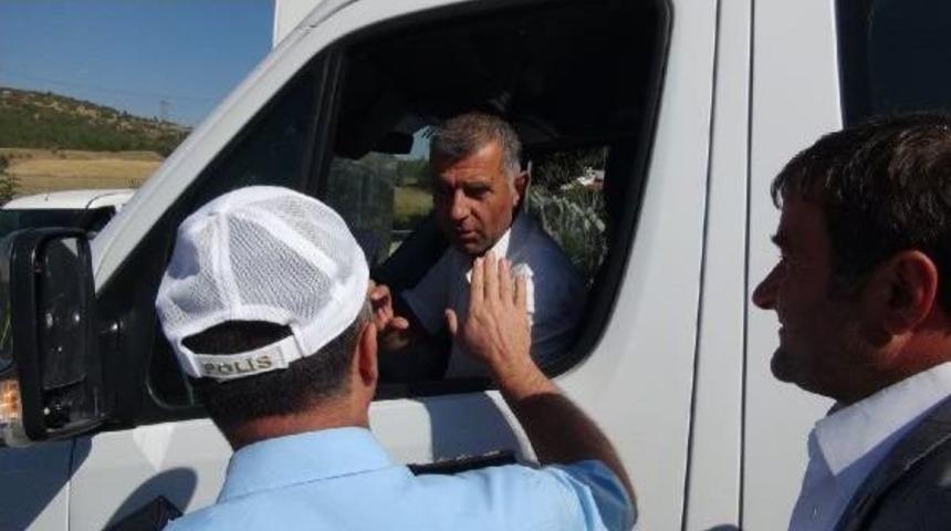 &Ccedil;orum'da Leblebi Ikramlı Trafik Uygulaması