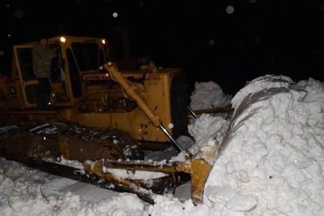 Karda Telef Olmaktan Son Anda Kurtarıldılar