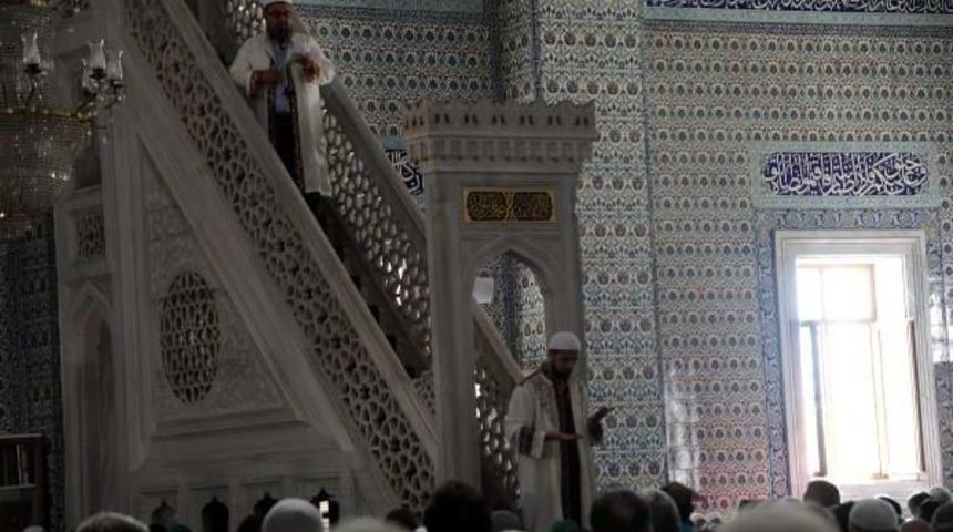 İşitme Engelliler Için Işaret Dili Ile Cuma Hutbesi