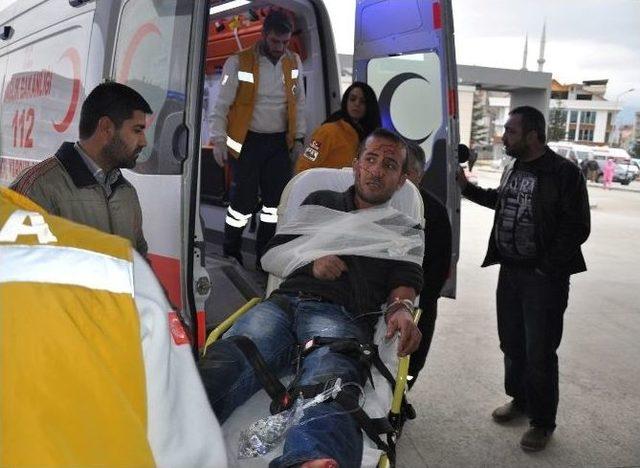 Bursa-ankara Karayolunda İki Tır Çarpıştı: 6 Yaralı
