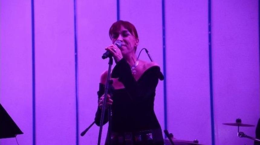 Leman Sam Zonguldak&rsquo;ta Konser Verdi