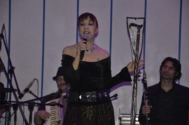 Leman Sam Zonguldak’ta Konser Verdi