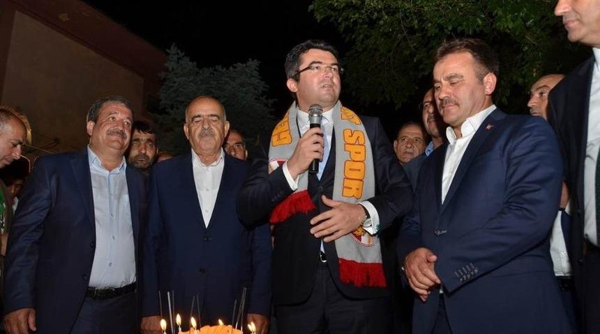 Vali Memiş&rsquo;e, Eski G&ouml;rev Yerinde S&uuml;rpriz Doğum G&uuml;n&uuml;