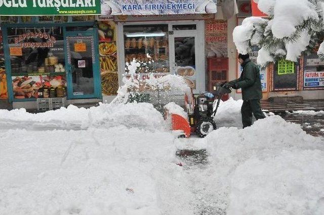 Akşehir&rsquo;de Kar Temizleme &Ccedil;alışmaları S&uuml;r&uuml;yor 1