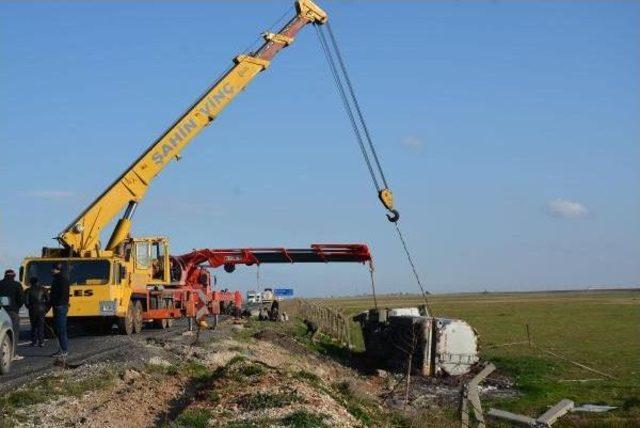 Mayınlı Bölgeye Yuvarlanan Tanker Vinçle Çıkarıldı