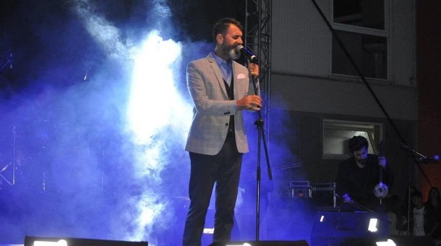 Ayvacık&rsquo;ta H&uuml;seyin Turan Konseri