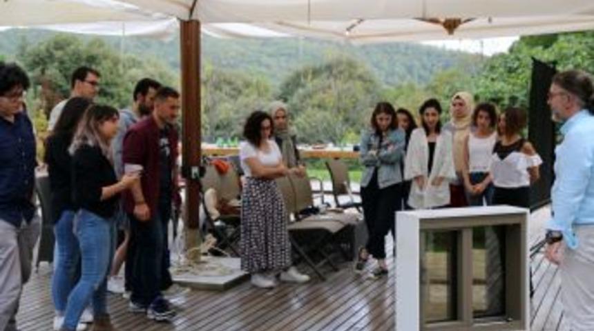 Mimarlık Öğrencileri Bi’nevi Atölye’de