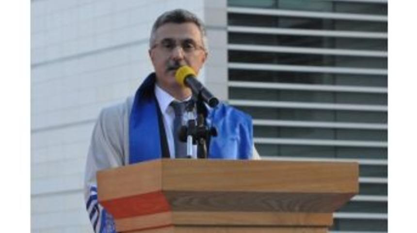 Rekt&ouml;r Torlak&rsquo;tan &Ouml;ğretmenlere Kutlama