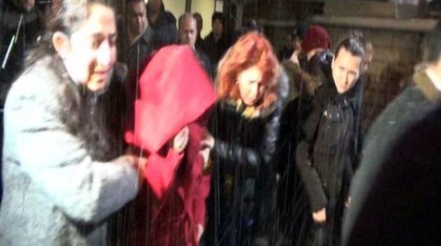 Şehit Eşi Acı Haber Üzerine Hastaneye Geldi