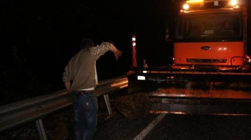 Kayalar Yola D&uuml;şt&uuml;, Facianın Eşiğinden D&ouml;n&uuml;ld&uuml;