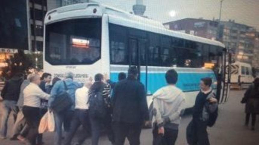 Bu Kez Vatandaş Otob&uuml;s&uuml; Taşıdı