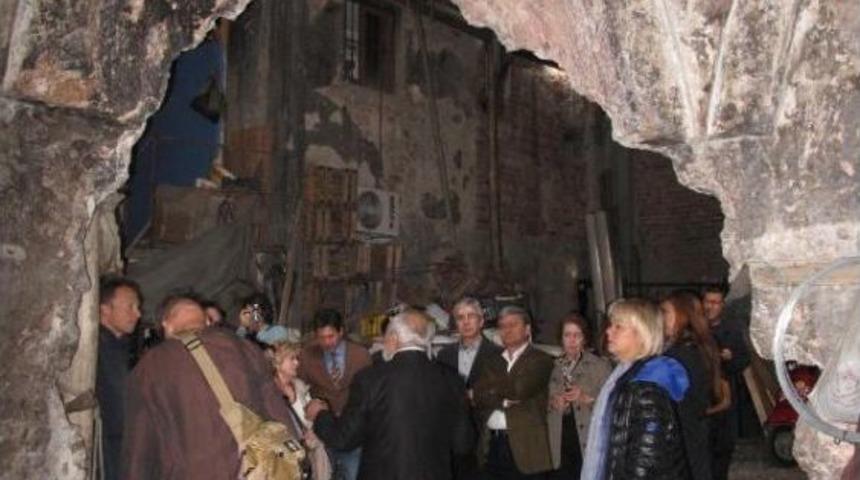 TARİHİ HAMAMDA KE&Ccedil;İ