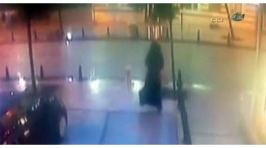 Sultanahmet&rsquo;teki Saldırı Anı G&uuml;venlik Kamerasında