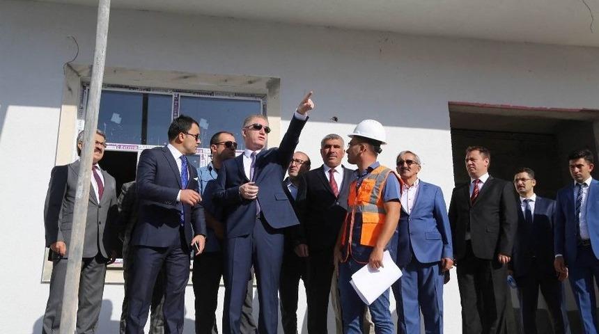 Vali G&uuml;l&rsquo;den K&ouml;y Ziyaretleri