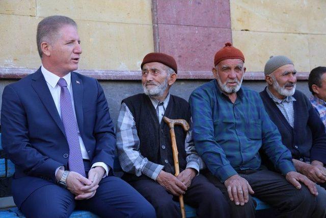 Vali G&uuml;l&rsquo;den K&ouml;y Ziyaretleri 2