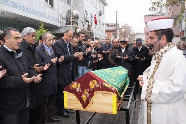 Kılıçdaroğlu’nun Kayınvalidesine Cemevinde Tören Düzenlendi