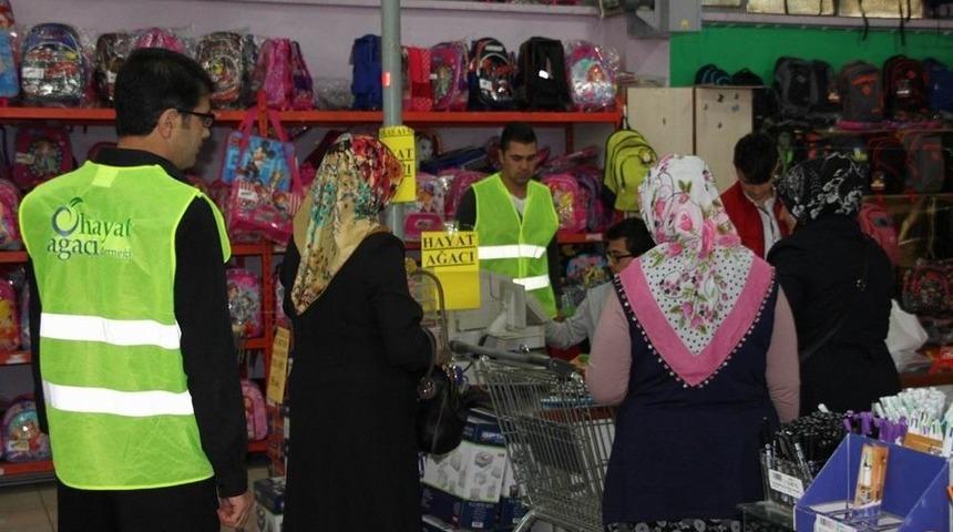 Sivas&rsquo;ta 2 Bin &Ouml;ğrenciye Kırtasiye Yardımı