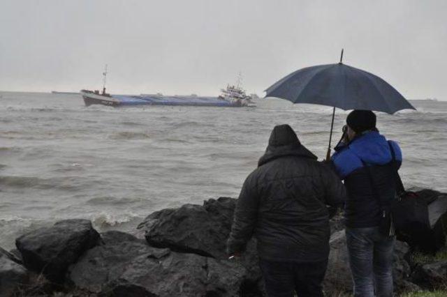 Samsun'da Kuru Yük Gemisi Yan Yattı