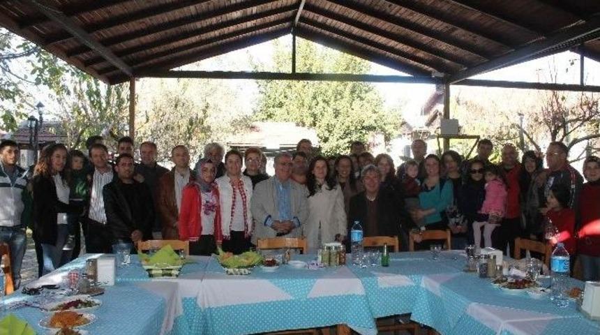 Fethiye&rsquo;deki Gazeteciler Piknikte Buluştu