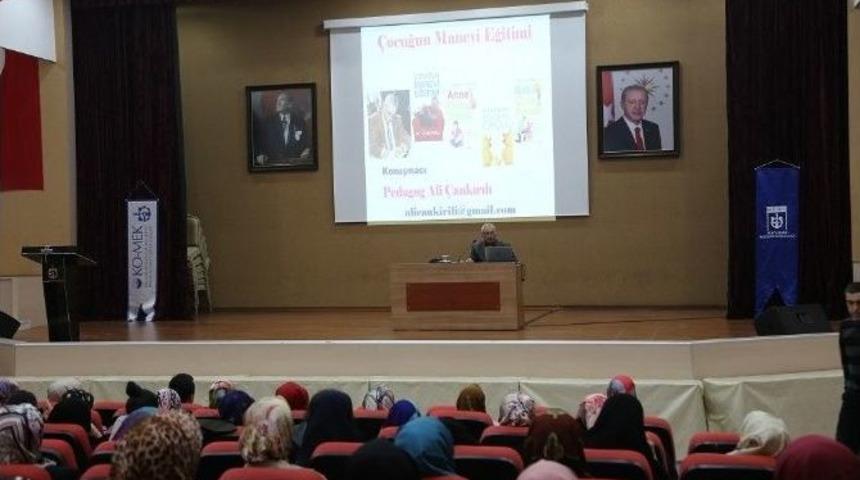 Ko-mek&rsquo;ten &lsquo;&ccedil;ocuğun Manevi Eğitimi&rsquo; Semineri
