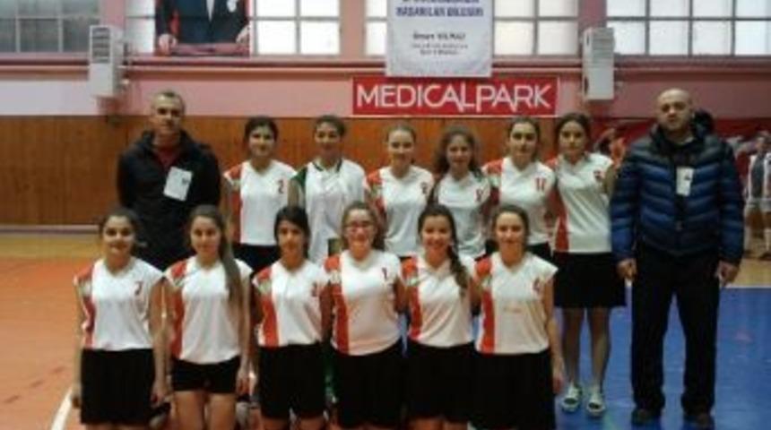 Kız Anadolu Lisesi Sporda Da Kendini Hissettiriyor