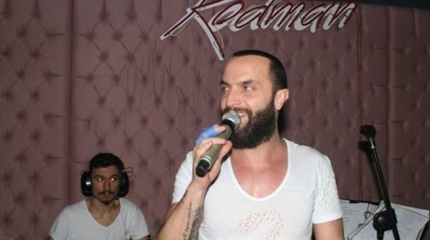 &Uuml;nl&uuml; Sanat&ccedil;ı Berkay Bursa&rsquo;da Sahne Aldı