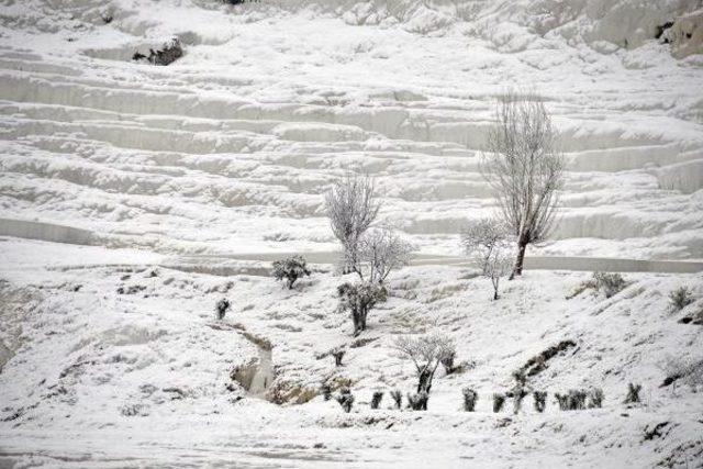 Pamukkale Karla Daha Güzel