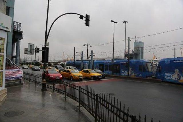 SİRKECİ YAYA ÜSTGEÇİDİ KALDIRILDI 1