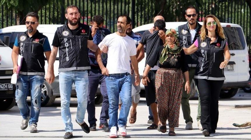 &Ouml;ğrencileri Zehirleyen Uyuşturucu Tacirleri Yakalandı