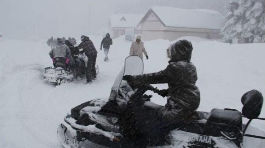 Uludağ&rsquo;da Kar Kalınlığı 260 Santimetreye Ulaştı, Teleferik &Ccedil;alışmadı