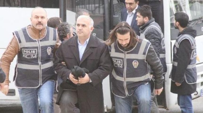 Şanlıurfa'da Yasadışı Dinlemeden G&ouml;zaltına Alınan Polisler  Adliyeye Sevk Edildi