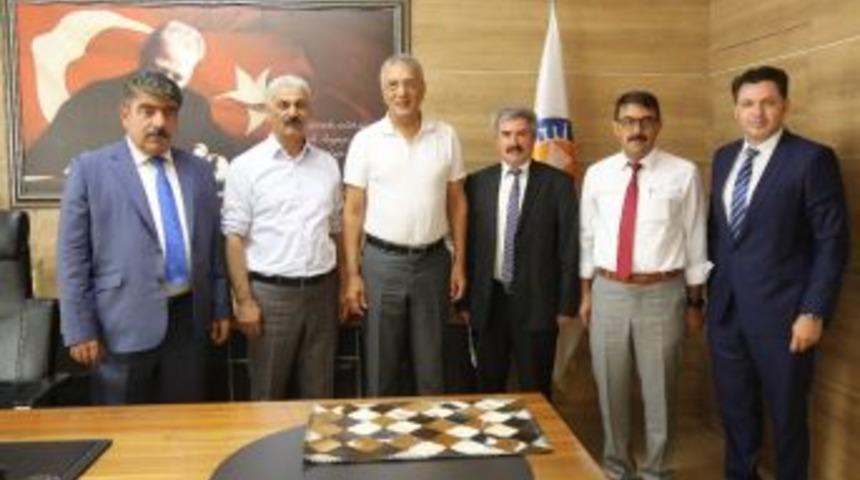 Niğde Belediye Başkanları Neşet Tarhan&rsquo;ı Ziyaret Etti