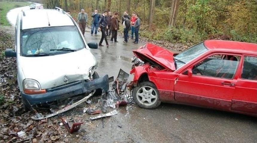 &Ccedil;aycuma&rsquo;da Trafik Kazası: &Uuml;&ccedil; Yaralı