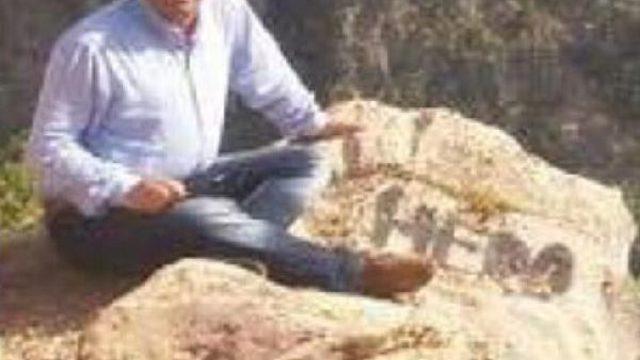 'hero' Yazılı Fotoğraf Paylaşan Milli Eğitim Müdürü'ne Fetö Gözaltısı