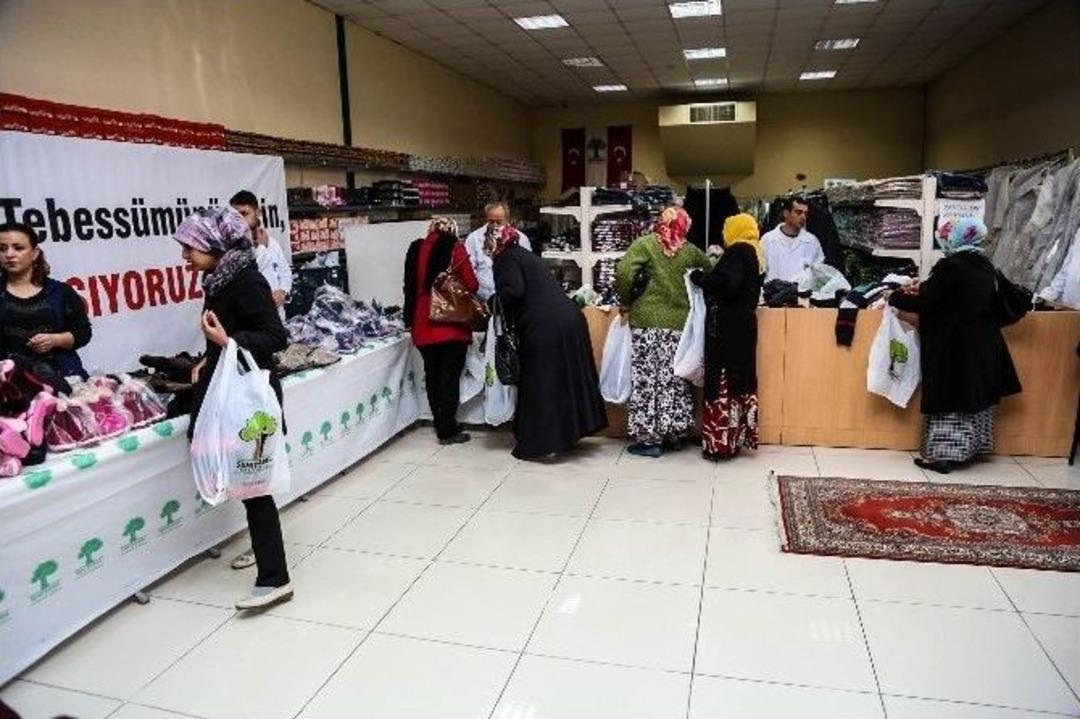 Şehitkamil&rsquo;den Dar Gelirli Ailelere Kışlık Kıyafet Yardımı