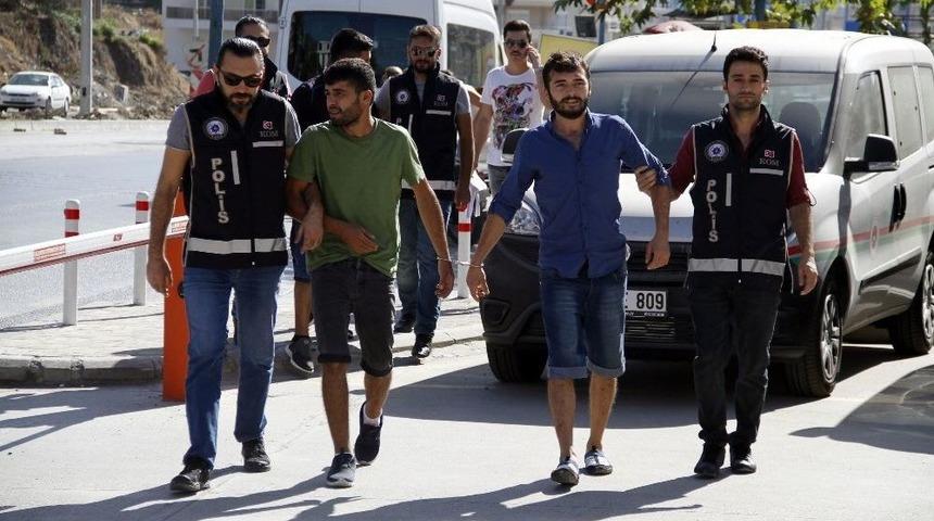 Uyuşturucu Partisine Baskında 2&rsquo;si Cezaevi Firarisi 5 Kişi G&ouml;zaltına Alındı